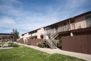 Main picture of 716 Broadway