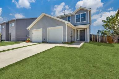 Main picture of 4608 Alamosa St