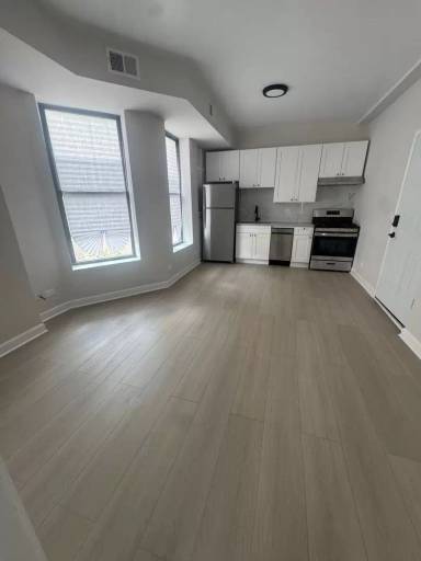 Main picture of 1328 W 18th Pl