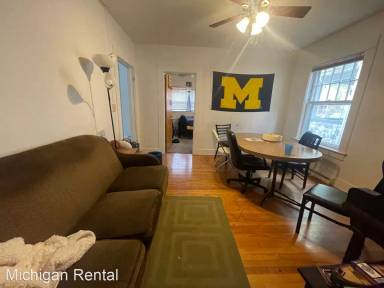 Main picture of 800 Lawrence St