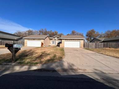 Main picture of 10118 W Merton St