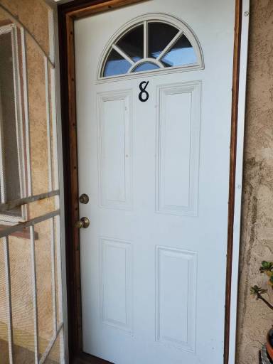 Main picture of 900 E Imperial Ave