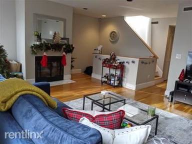 Main picture of 289 Newbury St