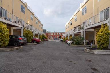 Main picture of 132 N Duncan St