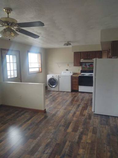 Main picture of 425 W 8th St