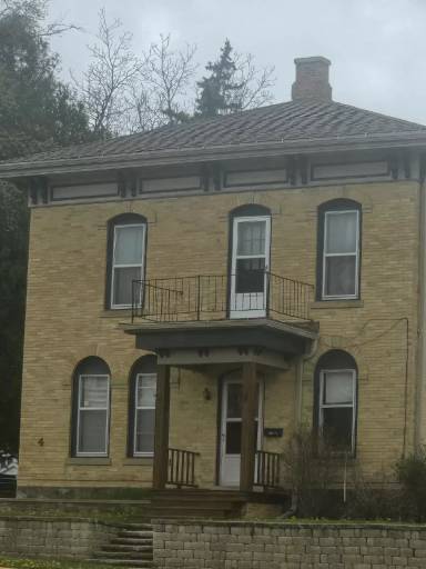 Main picture of 304 Bridge St