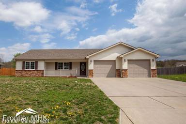 Main picture of 805 Highland Ridge Dr