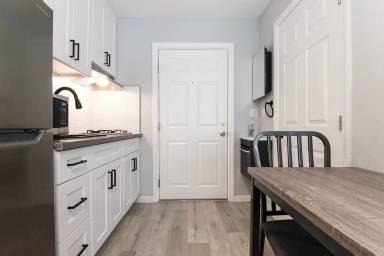 Main picture of 1864 Cordova St