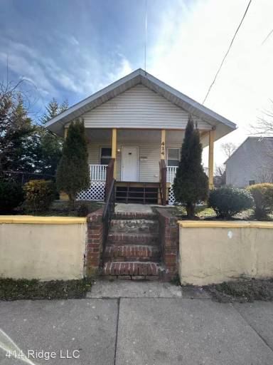 Main picture of 414 Ridge Ave