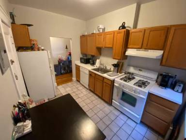 Main picture of 325 Summit Ave