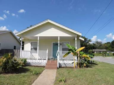 Main picture of 1000 W Intendencia St