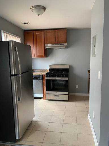 Main picture of 924 Moyer Ave