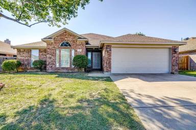 Main picture of 524 Thistle Meade Cir