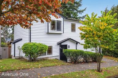 Main picture of 235 NW 53rd St