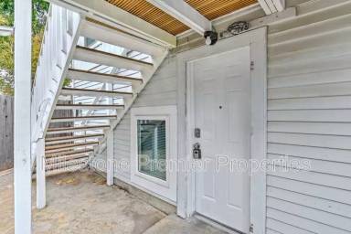 Main picture of 310 S Barrett Ave