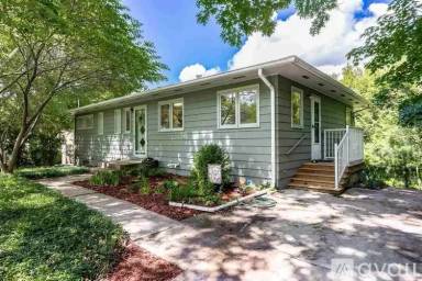 Main picture of 1704 Ridge Rd