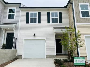 Main picture of 851 Falls Grove Trl