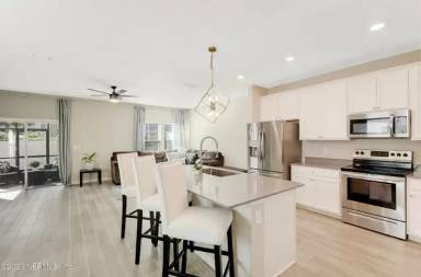 Main picture of 12704 Josslyn Ln