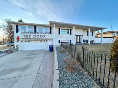 Main picture of 1101 Avenue C NW