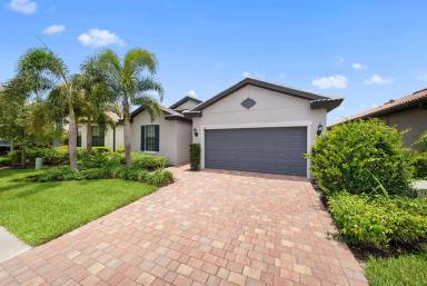 Main picture of 3685 E Hampton Cir