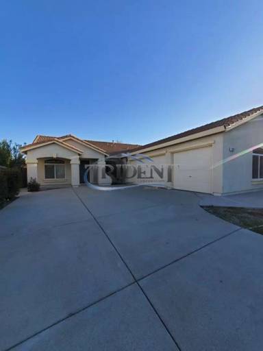 Main picture of 1221 Plumas Links St