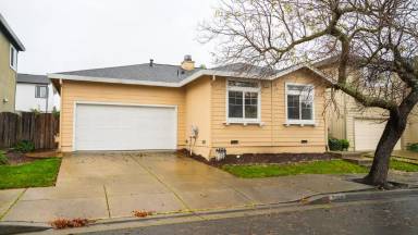Main picture of 2220 Moldavite Ln