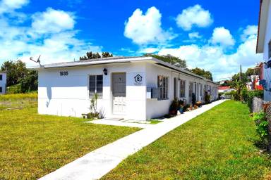 Main picture of 1935 NW Flagler Ter