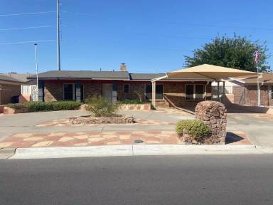 Main picture of 1715 Robert Wynn St