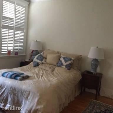 Main picture of 1782 Beacon St