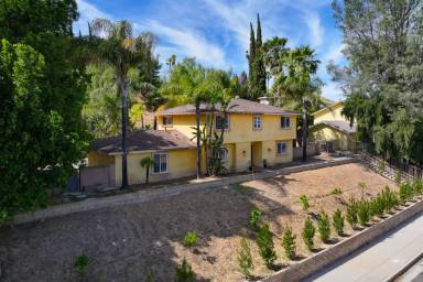 Main picture of 8743 Topanga Canyon Blvd