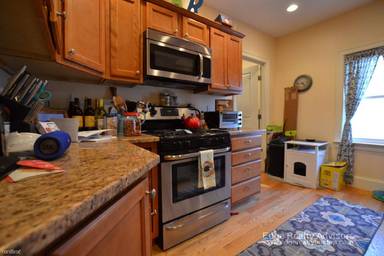 Main picture of 19 Chestnut Hill Ave