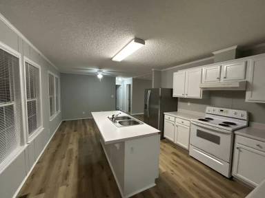 Main picture of 675 Whiteaker Springs Rd