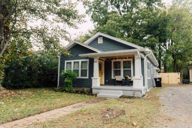 Main picture of 215 Kerr Ave