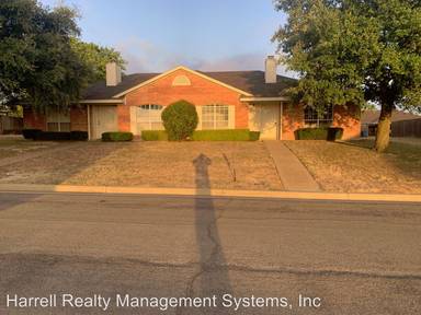 Main picture of 907 Vanessa Dr