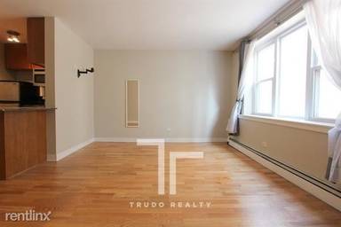 Main picture of 625 W Wrightwood Ave Apartments