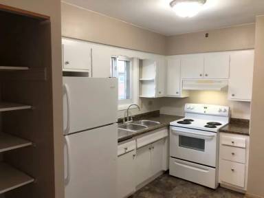 Main picture of 4601 W 95th St