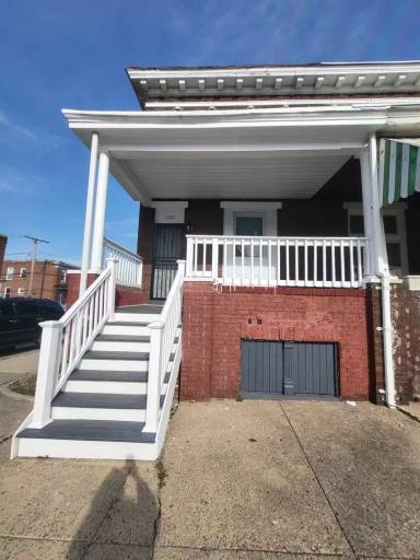 Main picture of 1222 Bonaparte Ave