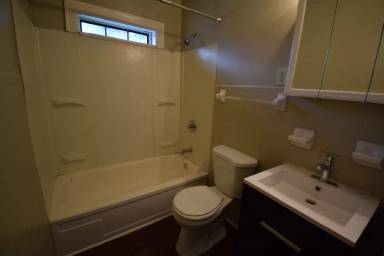 Main picture of 715 Golfview Dr