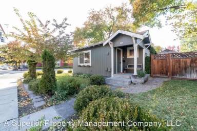 Main picture of 111 NW Bond St