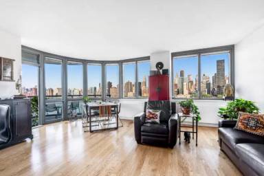 Main picture of 45 Center Blvd Lic