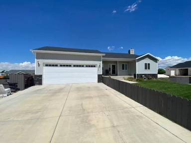 Main picture of 2358 W 4200 N