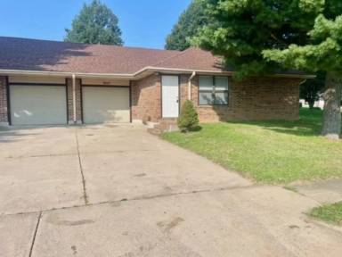 Main picture of 3027 N Pickwick Ave