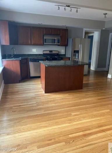 Main picture of 6612 S Kenwood Ave