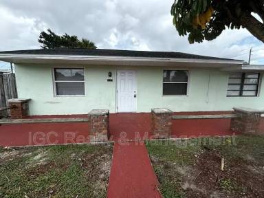 Main picture of 2581 Spence Dr NE