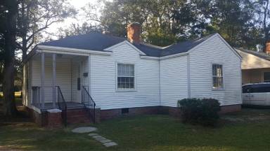 Main picture of 925 Biggs St
