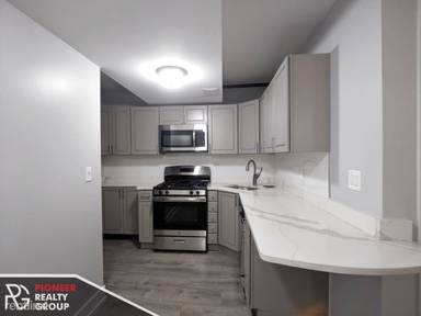 Main picture of Edgewater Gardens Apartments