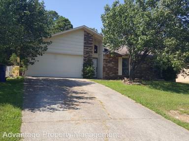 Main picture of 37 Hightrail Dr