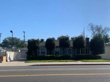 Main picture of 9350 Flower St