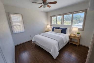 Main picture of 3988 Hamilton St