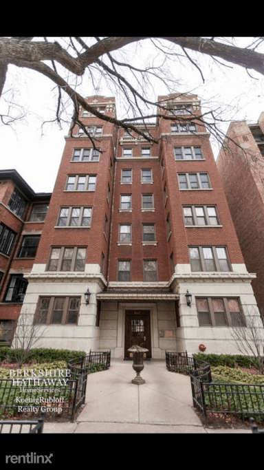 Main picture of 647 W Sheridan Rd